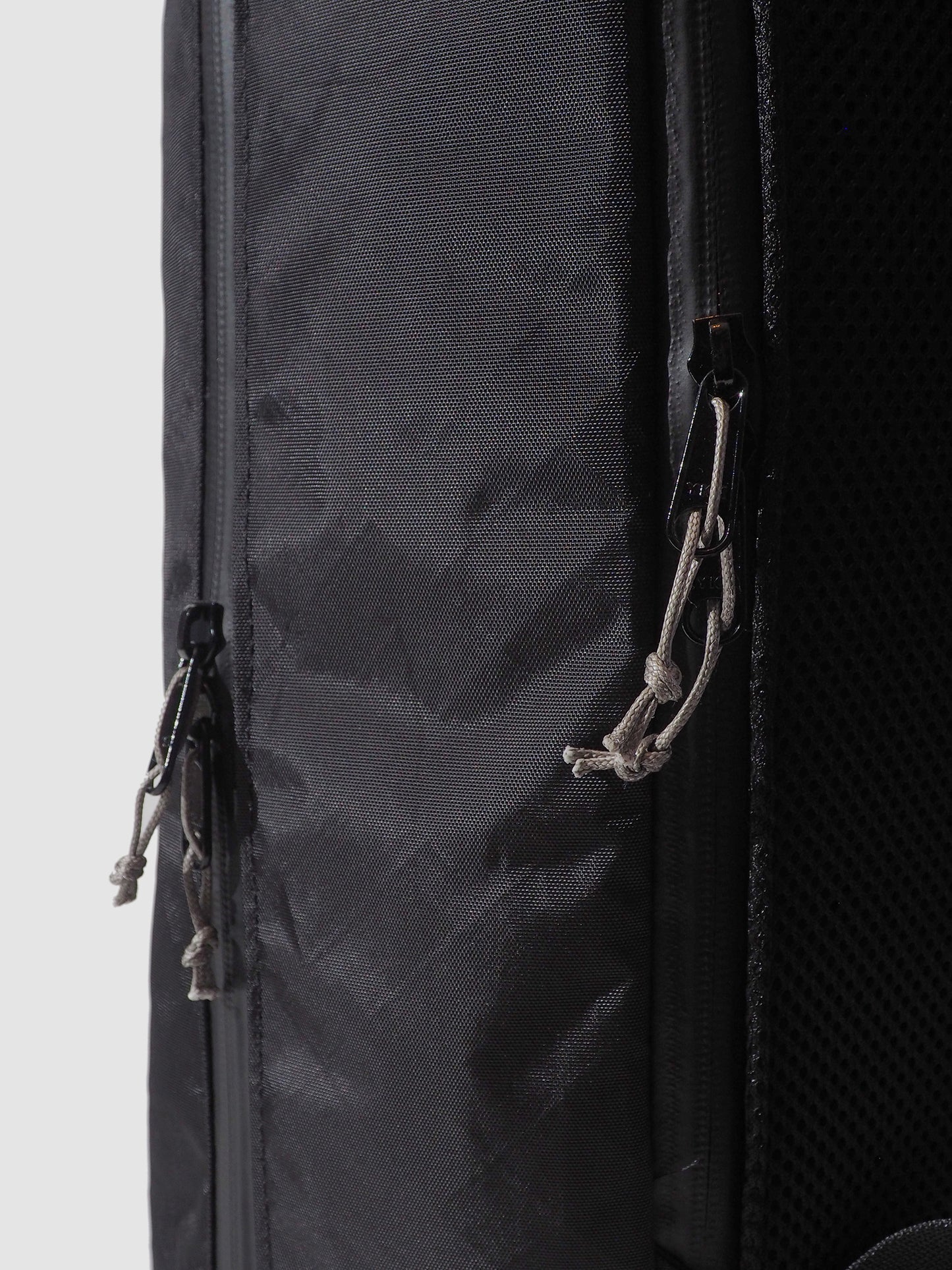 GREEN GLOBE 2023 BLACK - ARTICHOKE BAGS