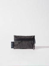 Carica l&#39;immagine nel visualizzatore di Gallery, PORTAFOGLIO IN VELA RICICLATA LYON BLACK - ARTICHOKE BAGS
