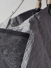 Carica l&#39;immagine nel visualizzatore di Gallery, dicento x Artichoke grey big - ARTICHOKE BAGS
